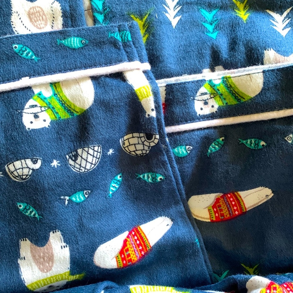 THE COMPANY STORE. Women’s 100% Brushed Cotton Flannel PJ Set Polar Bears - Picture 4 of 4